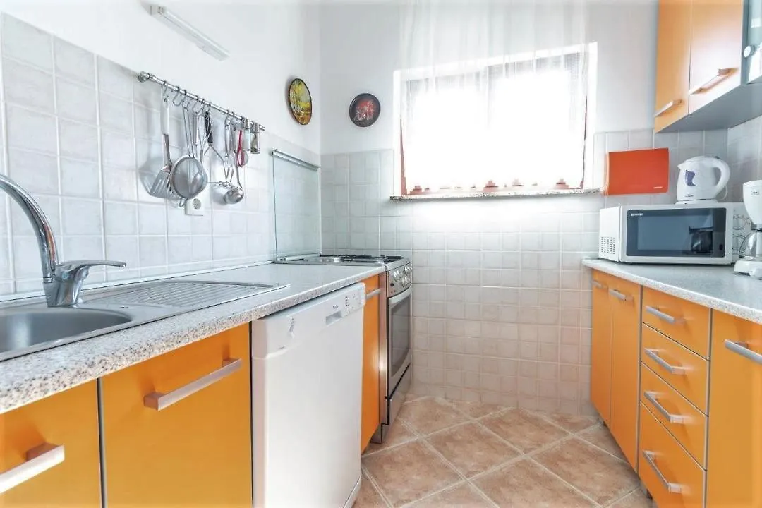 Roko & Lukas Apartments Baska
